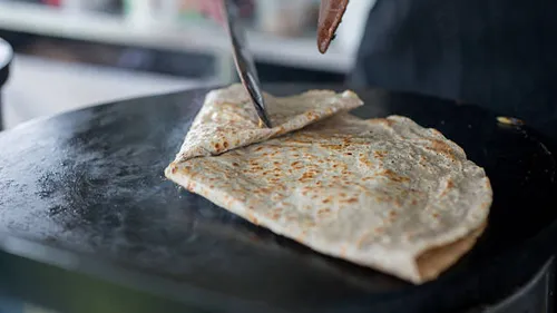 Une crêperie à Erquy est attaquée en justice car elle sent trop......