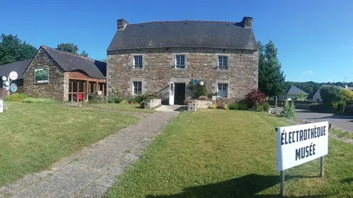 A la découverte de l'Électrothèque de Guerlédan