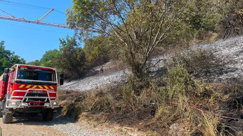 Saint-Girons : un incendie de végétation rapidement maîtrisé près...