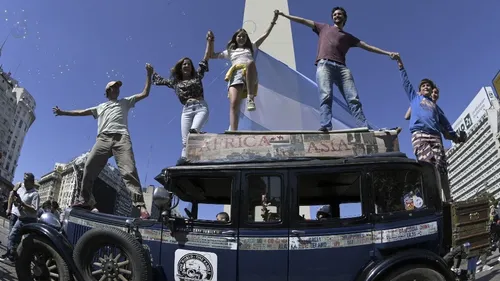 Partis pour 6 mois en voyage, ils reviennent 22 ans plus tard