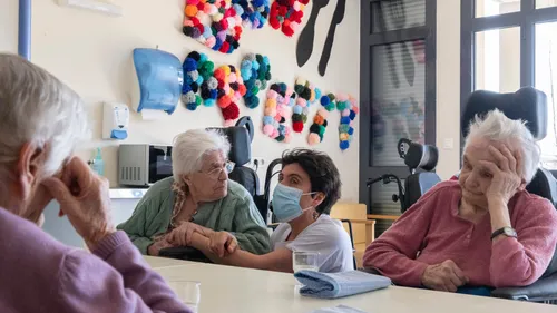 Ehpad : l'ARS Île-de-France a inspecté 90 établissements depuis...