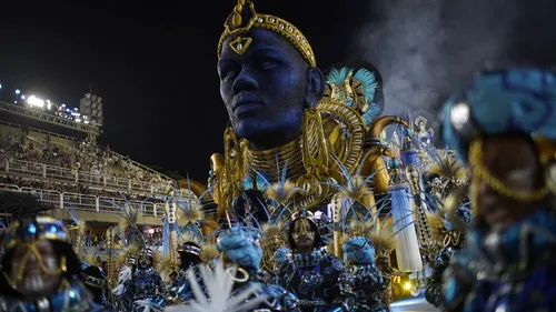 Brésil : après deux ans d'absence, le carnaval de Rio célèbre ses...