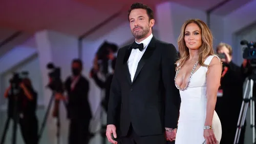 JLo et Ben Affleck s'envolent pour Paris après leur mariage à Las...