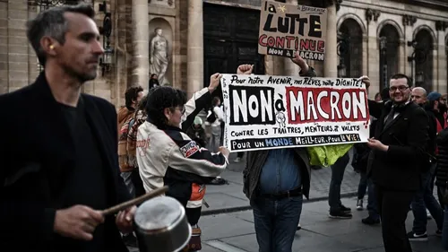 Réforme des retraites : heurts dans le centre-ville de Bordeaux...