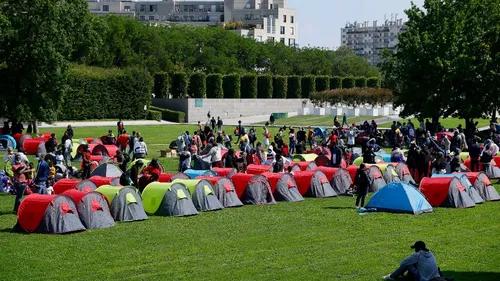 Le campement de migrants du parc André-Citroën a été évacué