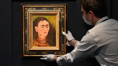 Un tableau de Frida Khalo devient l'œuvre latino-américaine la plus...
