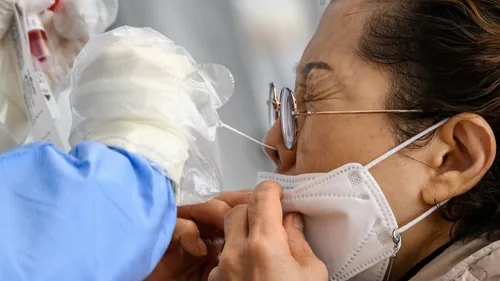 Les tests PCR n’ont pas été abandonnés par les autorités américaines