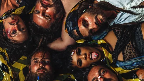 "Tout le Monde Danse" : Shaka Ponk révèle le premier extrait de...