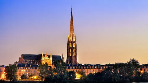 Bordeaux : la flèche Saint-Michel en travaux jusqu’en 2026 