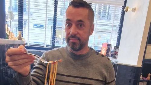 Quand Ludo mange italien avec un Italien !