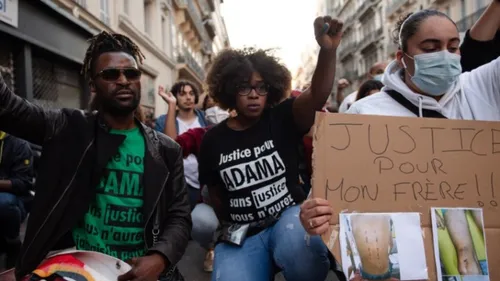Adama Traoré : sa soeur appelle à manifester, place de la République
