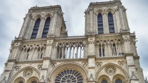 Attentat raté à Notre-Dame : 25 ans de prison requis contre une...