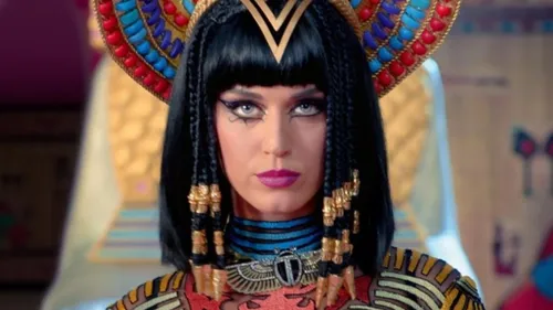 Katy Perry fait tout brûler avec son nouveau single