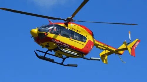 L'hélicoptère Dragon 33 est prêt à intervenir à Lacanau