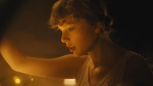  Taylor Swift dévoile le clip d’« Elizabeth Taylor » : un court...