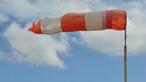 Tempête Dennis : le vent a soufflé fort en Pays de la Loire