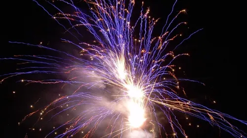 Les feux d’artifice du 14 juillet 2024 à Bordeaux, ses alentours et...