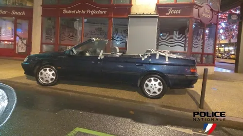 Il transforme sa voiture en cabriolet, le véhicule sera détruit...