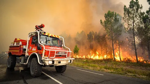 Incendie dans le Médoc : le feu est contenu