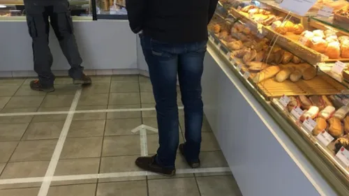 Des villageois sauvent leur boulangerie en devenant ...