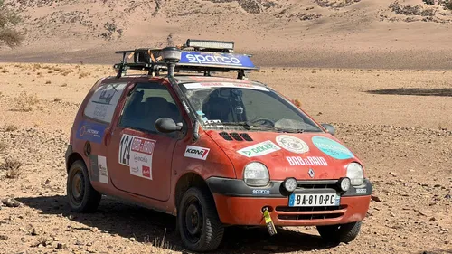 4000 kilomètres pour traverser le Maroc en Twingo, ça vous dit ? 