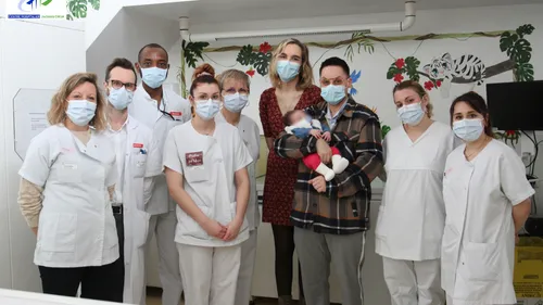 Le premier bébé d’un couple transgenre en France est né à Bourges 