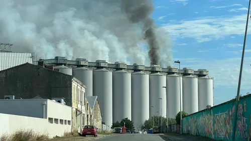 La Rochelle : des silos à grains touchés par un incendie