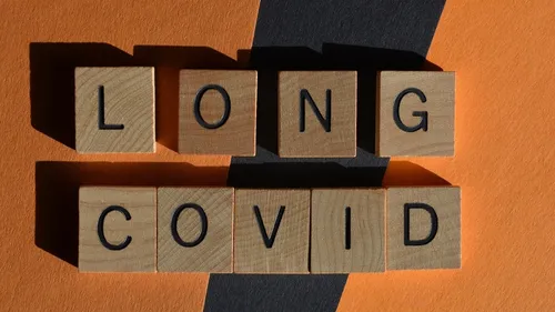 Une personne sur huit infectées par le coronavirus souffre de covid...