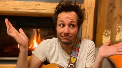 Le chanteur Vianney arrête la scène !