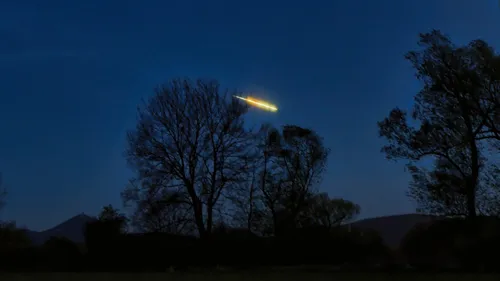 Une météorite traverse le ciel de Paris (vidéo)