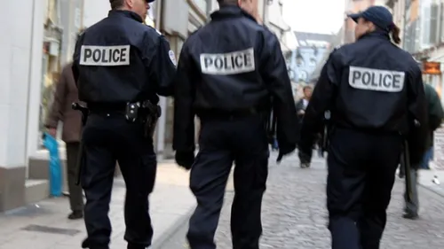 Une patrouille de police la nuit à Villenave d'Ornon