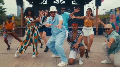 « La Felicidad » : découvrez le nouveau titre de Carameloco ! (vidéo)