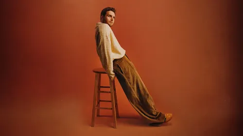 Un nouvel album prévu en août pour Alex Warren
