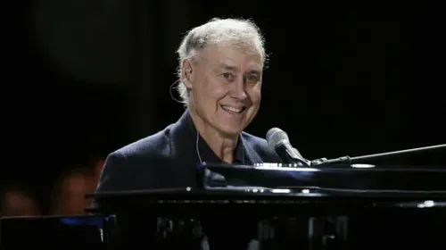 Bruce Hornsby annonce « Indigo Park », son nouvel album pour avril