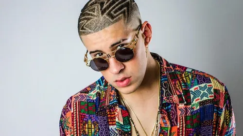 Bad Bunny dévoile un nouveau titre, « Una Velita »