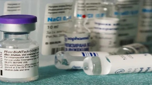 Le centre de vaccination géant de Paris La Défense Arena déménage à...