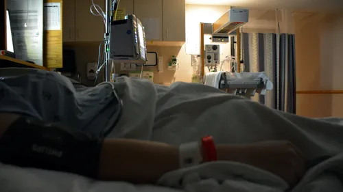 Une patiente violée aux urgences porte plainte contre l’hôpital...