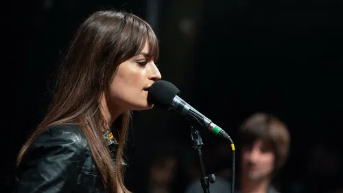 Après Orelsan, Clara Luciani aura aussi son documentaire sur Prime...