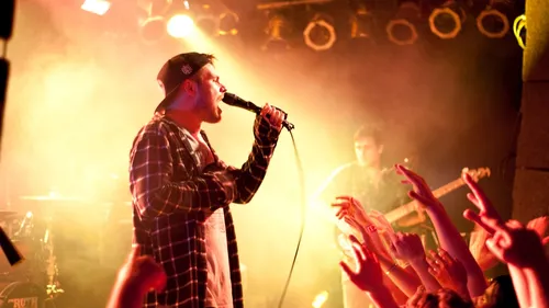 « Comme un chien au bout d’une longue laisse » : Enter Shikari...