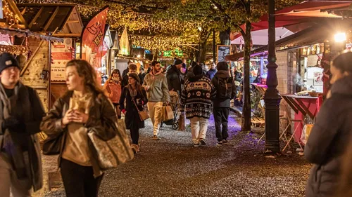 Marché de Noël de Bordeaux : une ambiance de fête Place des Quinconces