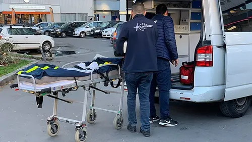 Paris : deux ambulanciers recherchés pour avoir laissé un homme...