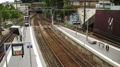 Saint-Cloud : happée sur plusieurs mètres par un train, son bras et...