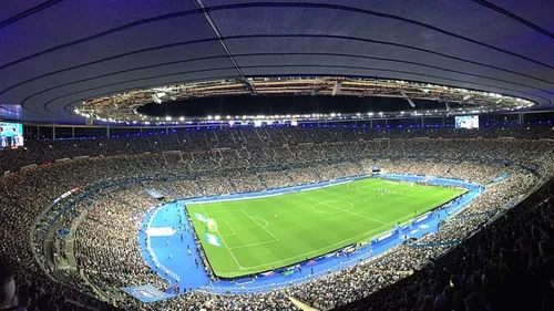 Le courant coupé au Stade de France par des agents mobilisés contre...