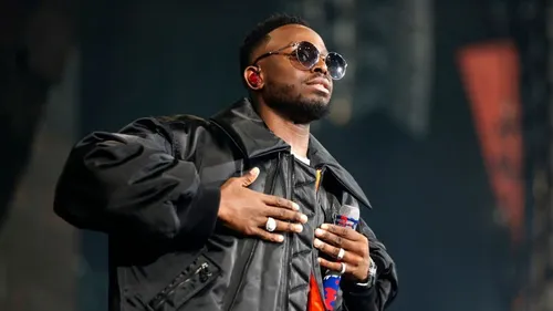 « Nous on va soutenir » : Dadju défend la participation d’Aya...