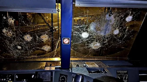 RER C dégradé : des vitres brisées et un tableau de bord incendié