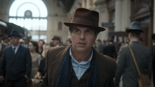 Les nouveautés séries : "Toute la lumière que nous ne pouvons voir"...