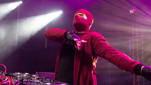 Sound Of Legend nous livre un remix du tube « You Keep Me Hangin’ On »