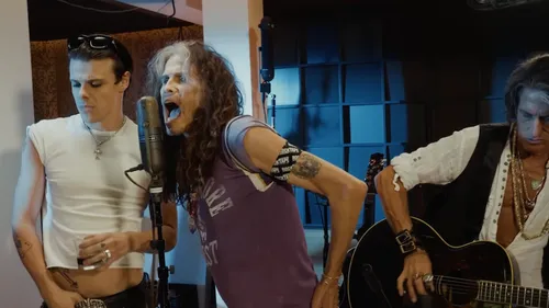 Nouveau single pour Aerosmith et YUNGBLUD, avec la chanteuse...