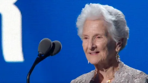 A 95 ans, Ángela Álvarez remporte son premier Latin Grammy