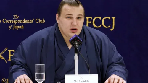 Cet Ukrainien qui a fui la guerre remporte un titre historique de...